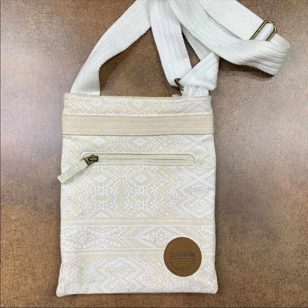 Dakine bag